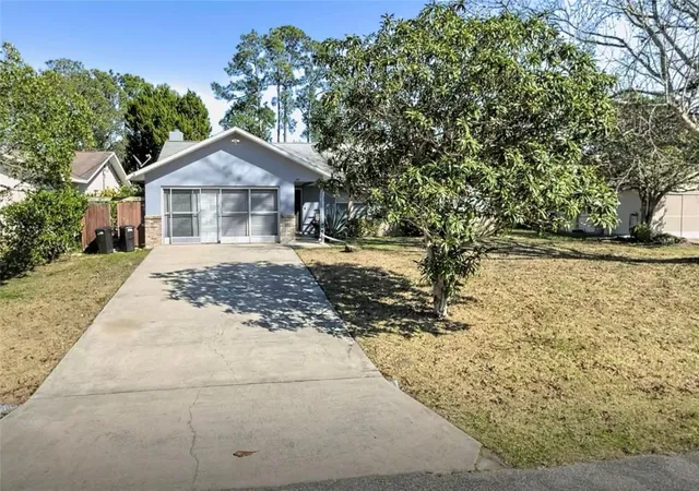 Photo 3 of Single family home for sale at 180 Beechwood Ln, Palm Coast, FL 32137 | MLS# O6431909 | Listing updated on 2026-08-28