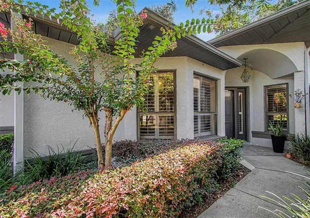 Photo 2 of Single family home for sale at 1930 Se Clatter Brg Rd, Ocala, FL 34471 | MLS# OM729998 | Listing updated on 2026-09-20