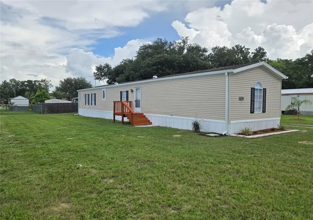Photo 3 of Manufactured home for sale at 16127 Narrow St, Brooksville, FL 34604 | MLS# W7888392 | Listing updated on 2026-09-02