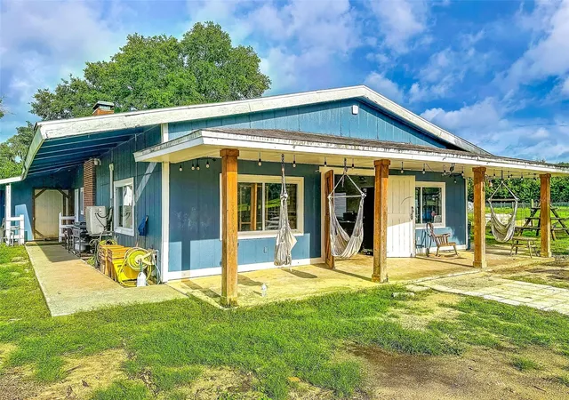2nd image of 16736 Powerline Rd, Dade City, FL 33523 | MLS# TB8537060