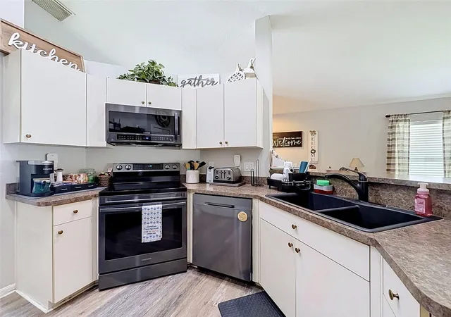 Photo 3 of Single family home for sale at 11627 Leda Ln, New Port Richey, FL 34654 | MLS# W7888394 | Listing updated on 2026-09-13