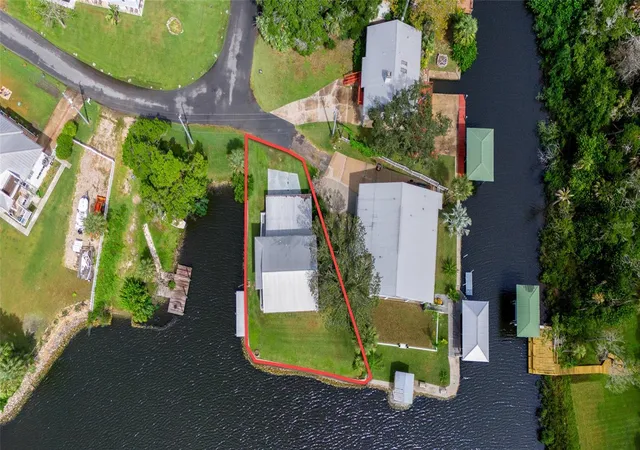 Photo 2 of Single family home for sale at 12396 W Standish Dr, Homosassa, FL 34448 | MLS# A4702430 | Listing updated on 2026-09-04