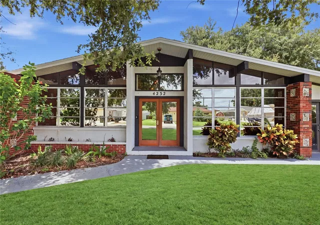 3rd image of 4232 Pandora Rd, Venice, FL 34293 | MLS# N6145301