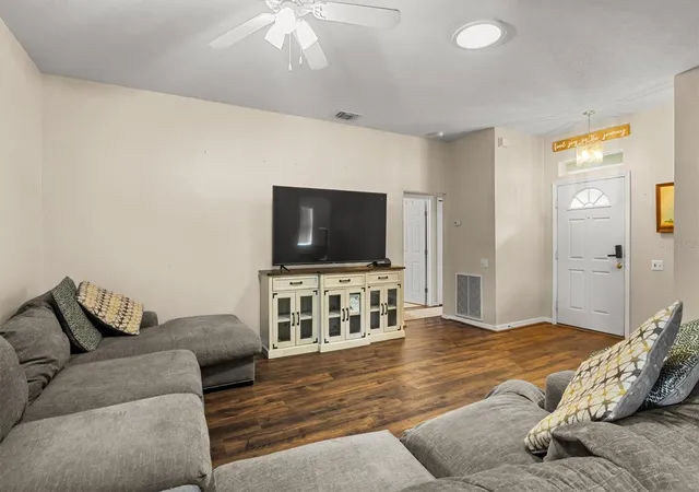 Photo 4 of Single family home for sale at 3833 Whistlewood Cir, Lakeland, FL 33811 | MLS# L4964132 | Listing updated on 2026-08-30