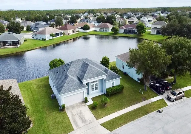 Photo 3 of Single family home for sale at 3807 Wood Thrush Dr, Kissimmee, FL 34744 | MLS# O6431942 | Listing updated on 2026-08-26