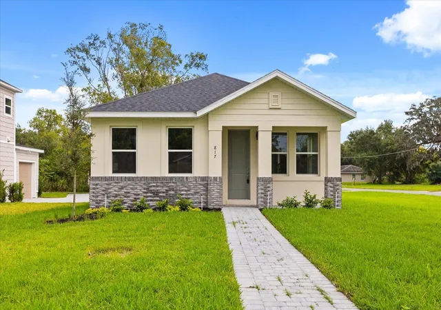 1st image of 817 S Locust Ave, Sanford, FL 32771 | MLS# O6431950