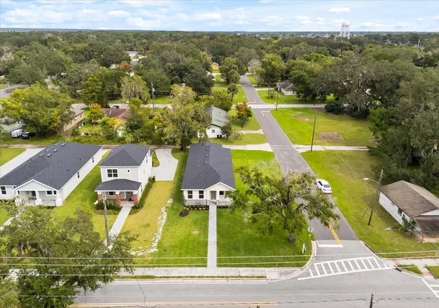 2nd image of 817 S Locust Ave, Sanford, FL 32771 | MLS# O6431950