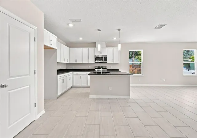 5th image of 809 S Locust Ave, Sanford, FL 32771 | MLS# O6431954