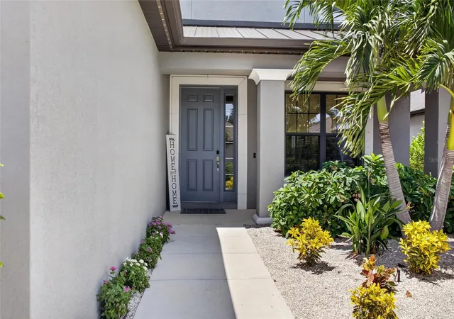 Photo 3 of Single family home for sale at 9069 Luna Ln, Sarasota, FL 34241 | MLS# A4702433 | Listing updated on 2026-08-10