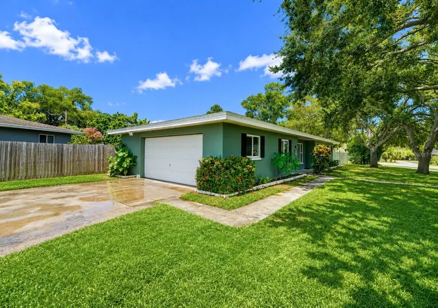 Photo 1 of Single family home for sale at 1800 Druid Rd E, Clearwater, FL 33764 | MLS# TB8537092 | Listing updated on 2026-10-12