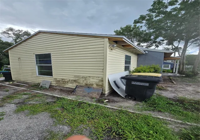 Photo 3 of Single family home for sale at 617 S Glenwood Ave, Clearwater, FL 33756 | MLS# TB8537096 | Listing updated on 2026-09-30
