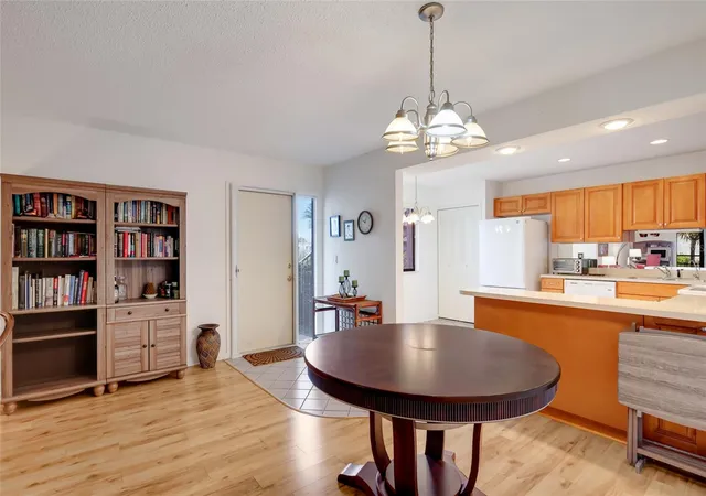 4th image of 5400 34Th St W #B16, Bradenton, FL 34210 | MLS# A4702437