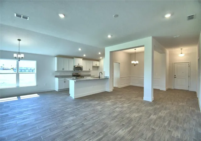 Photo 4 of Sale Pending at 4964 Tennessee Lake Dr, Auburndale, FL 33823 | MLS# L4964139 | Listing updated on 2026-10-08