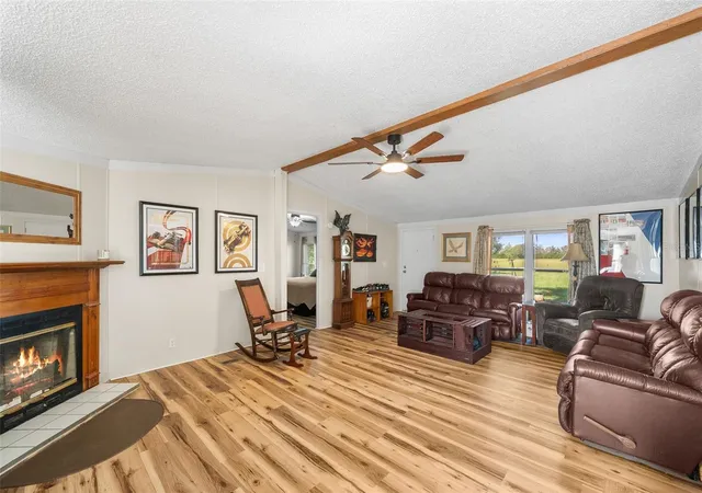 4th image of 360 Se 30Th Ave, Trenton, FL 32693 | MLS# GC542589