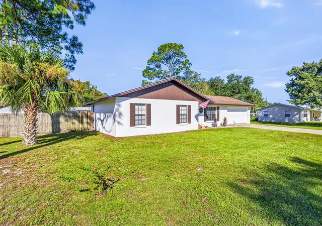 Photo 3 of Single family home for sale at 2530 Nordman Ave, New Smyrna Beach, FL 32168 | MLS# NS1088949 | Listing updated on 2026-10-03