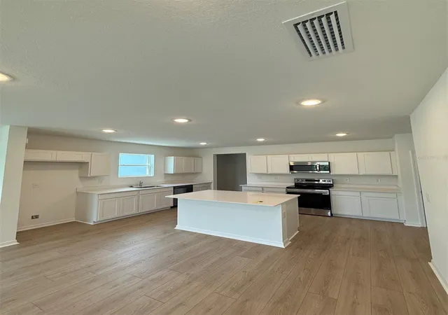 Photo 3 of Single family home for sale at 13025 Red Deer Pl, Parrish, FL 34219 | MLS# A4702447 | Listing updated on 2026-09-13