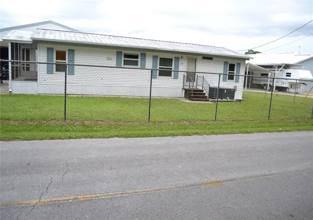 Photo 2 of Manufactured home for sale at 5951 Se 158th Court, Ocklawaha, FL 32179 | MLS# OM730019 | Listing updated on 2026-08-24