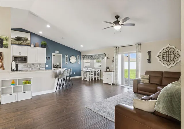 Photo 3 of Single family home for sale at 925 Lochland Loop, Bartow, FL 33830 | MLS# L4964142 | Listing updated on 2026-10-06