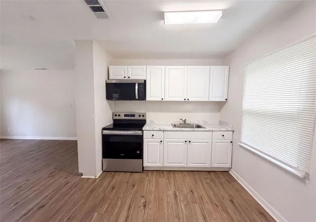 2nd image of 706 Flanders Ave, Daytona Beach, FL 32114 | MLS# O6431991
