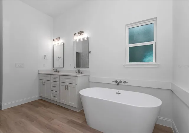 Photo 4 of Single family home for sale at 17226 SW 20th Court Rd, Ocala, FL 34473 | MLS# OM730022 | Listing updated on 2026-09-25