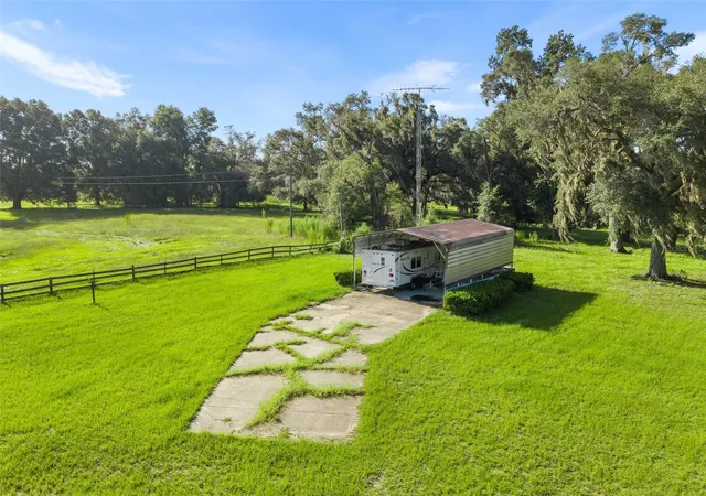 3rd image of 390 Se 30Th Ave, Trenton, FL 32693 | MLS# GC542592