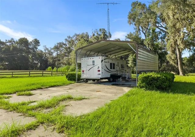 4th image of 390 Se 30Th Ave, Trenton, FL 32693 | MLS# GC542592
