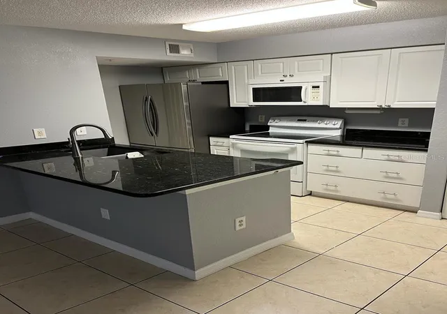 5th image of 2207 Antigua Pl, KISSIMMEE, FL 34741