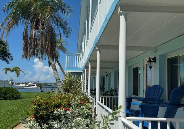 Listing Photo 4 - Condo for sale in building located at 1834 Shore Dr S, South Pasadena, FL 33707 - Unit #6