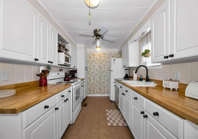 Photo 3 of Manufactured home for sale at 143 Melody Ln, Tarpon Springs, FL 34689 | MLS# TB8537148 | Listing updated on 2026-09-30