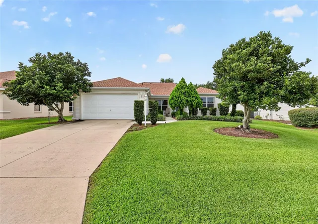 3rd image of 168 Palermo Pl, Lady Lake, FL 32159 | MLS# O6431997