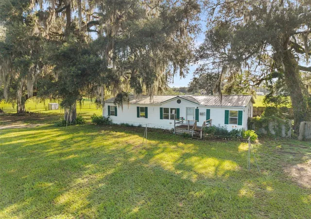 Photo 4 of Manufactured home for sale at 360 SE & 390 30th Ave, Trenton, FL 32693 | MLS# GC542594 | Listing updated on 2026-08-23
