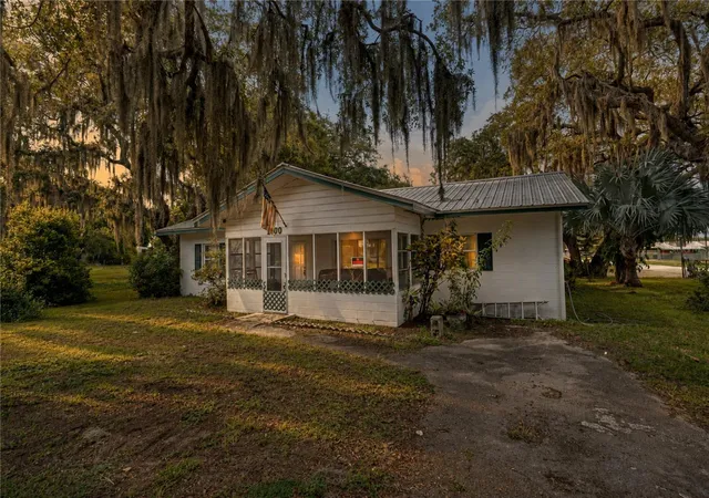 1st image of 1000 Alton St, Avon Park, FL 33825 | MLS# B4902327