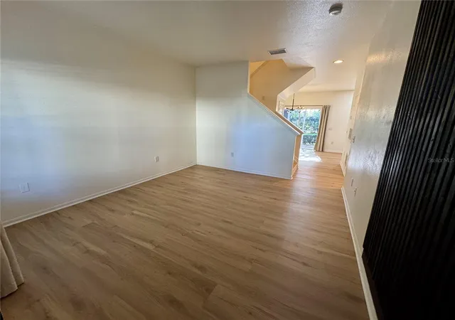 Photo 4 of Townhouse for sale at 7702 Plantation Cir, Bradenton, FL 34201 | MLS# A4702468 | Listing updated on 2026-10-08