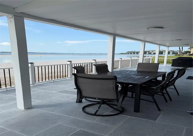 Photo 4 of Single family home for sale at 887 S Gulfview Blvd, Clearwater Beach, FL 33767 | MLS# TB8537169 | Listing updated on 2026-09-29