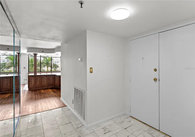 Photo 3 of Condo for sale at 3301 Bayshore Blvd #509A, Tampa, FL 33629 | MLS# TB8537173 | Listing updated on 2026-09-04