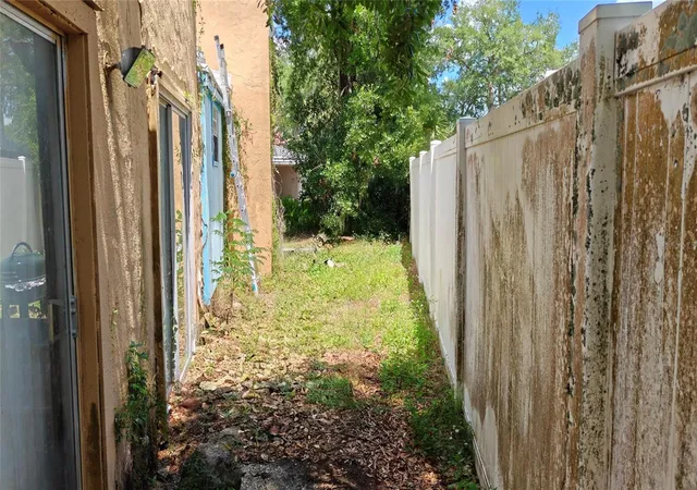 5th image of 1024 Avon Ave, Lakeland, FL 33801 | MLS# O6432021