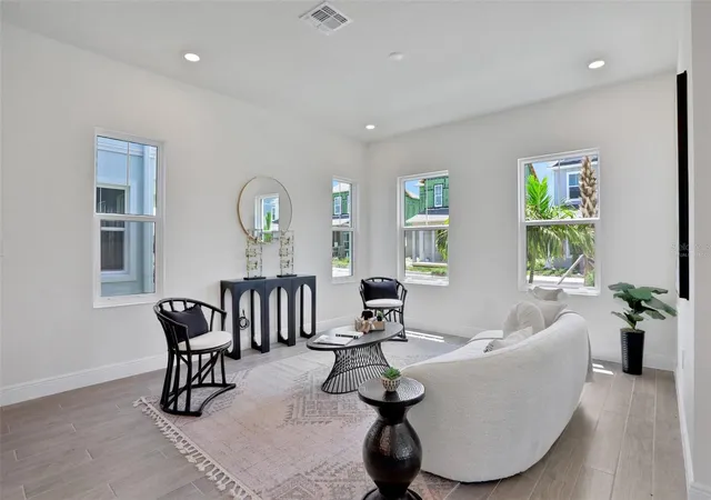 Photo 3 of Single family home for sale at 9124 Walcott Ln, Sarasota, FL 34240 | MLS# G5116254 | Listing updated on 2026-08-09