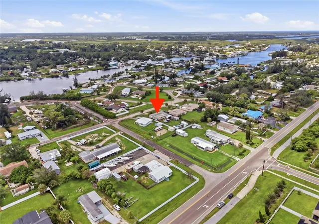 2nd image of 703 2nd Ave NW, RUSKIN, FL 33570