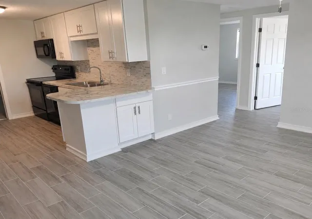 5th image of 703 2Nd Ave Nw #B, Ruskin, FL 33570 | MLS# TB8537190