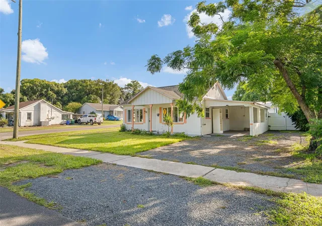 Photo 3 of Single family home for sale at 5829 12th Street, Zephyrhills, FL 33542 | MLS# TB8537198 | Listing updated on 2026-10-06