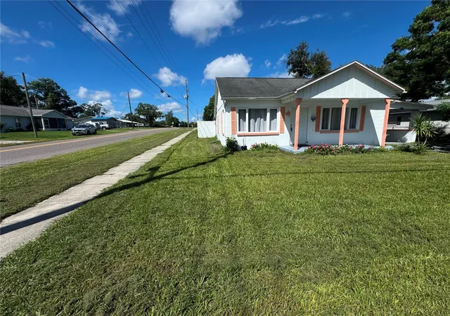 Photo 4 of Single family home for sale at 5829 12th Street, Zephyrhills, FL 33542 | MLS# TB8537198 | Listing updated on 2026-10-06