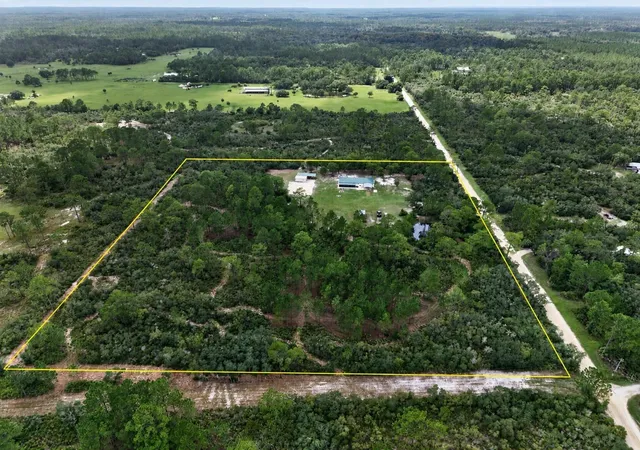 Photo 2 of Single family home for sale at 10550 Sw 52nd Place, Cedar Key, FL 32625 | MLS# GC542600 | Listing updated on 2026-10-03