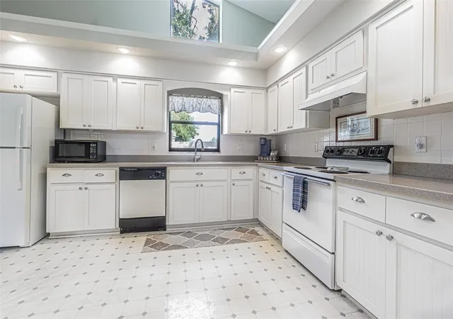 Photo 3 of Single family home for sale at 13837 Leroux Dr, Hudson, FL 34669 | MLS# TB8537206 | Listing updated on 2026-09-05