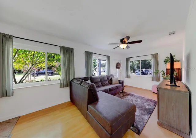 5th image of 2773 Belle Haven Dr, Clearwater, FL 33763 | MLS# TB8537212