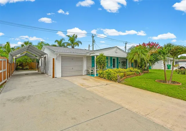 Photo 4 of Single family home for sale at 2545 Ednor St, Port Charlotte, FL 33952 | MLS# C7529391 | Listing updated on 2026-08-20