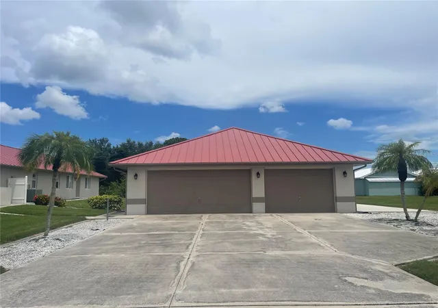 3rd image of 11100 Jacqueline Ave, Englewood, FL 34224 | MLS# D6148348