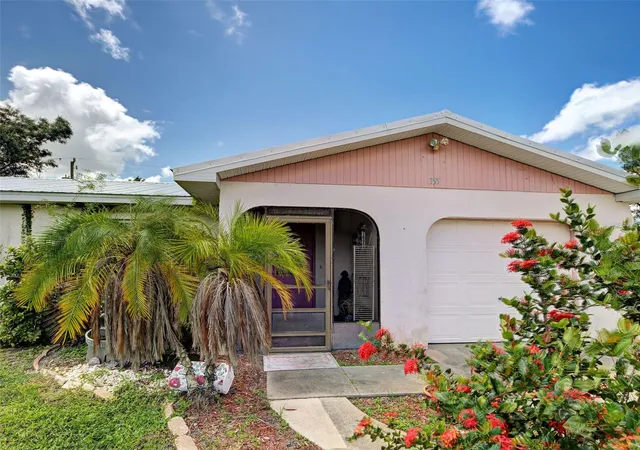 Photo 3 of Single family home for sale at 355 Trinity Rd, Venice, FL 34293 | MLS# A4702493 | Listing updated on 2026-10-08