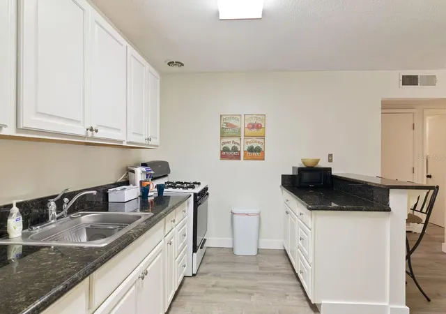 4th image of 1700 Sw 16Th Ct #K24, Gainesville, FL 32608 | MLS# GC542603