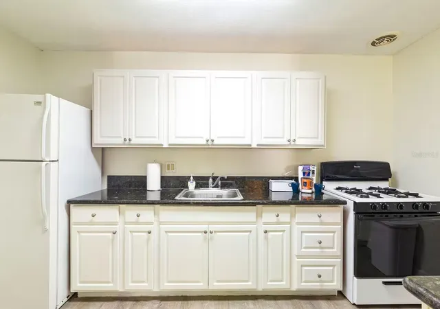 5th image of 1700 Sw 16Th Ct #K24, Gainesville, FL 32608 | MLS# GC542603
