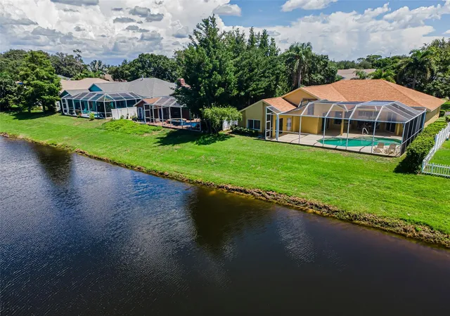 4th image of 1259 Paradise Lake Dr, Tarpon Springs, FL 34689 | MLS# TB8537238